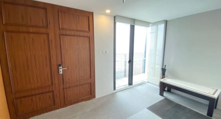 Condo en alquiler de 3 habitaciones en Sathon, Bangkok