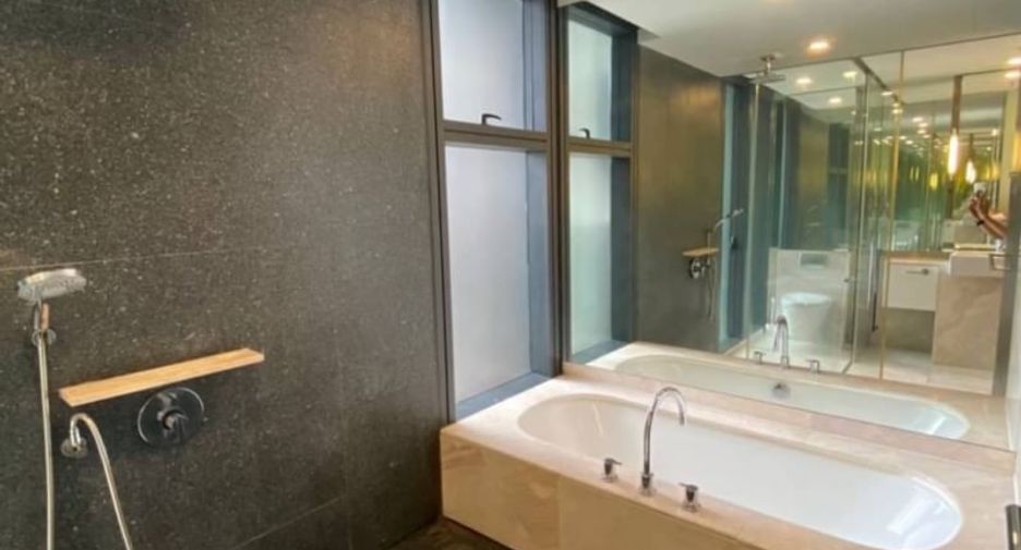Condo en alquiler de 3 habitaciones en Sathon, Bangkok
