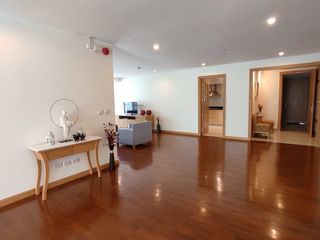 For rent 3 bed serviced apartment in Khlong Toei, Bangkok