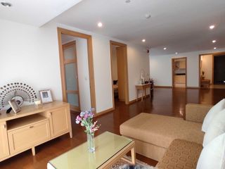 For rent 3 bed serviced apartment in Khlong Toei, Bangkok