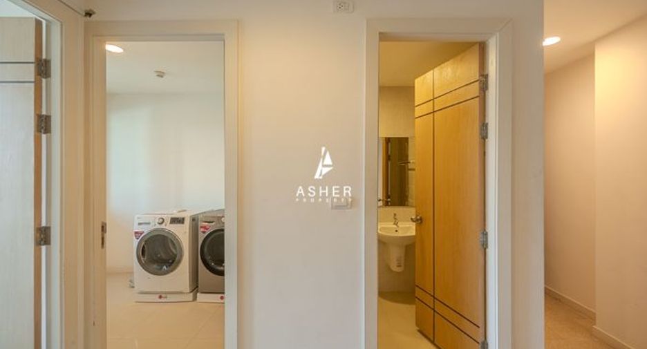 For rent 3 bedrooms condo in Khlong Toei, Bangkok