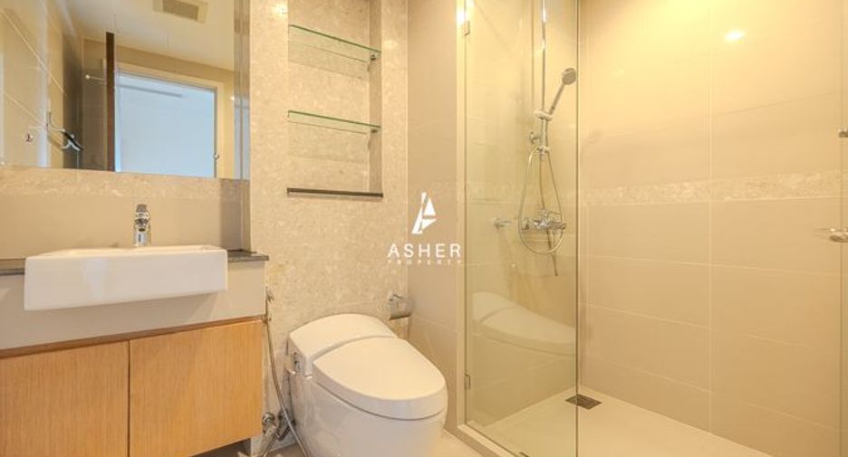 For rent 3 bedrooms condo in Khlong Toei, Bangkok
