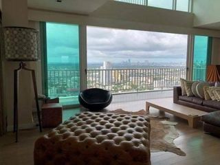 For sale 4 bedrooms condo in Khlong Toei, Bangkok