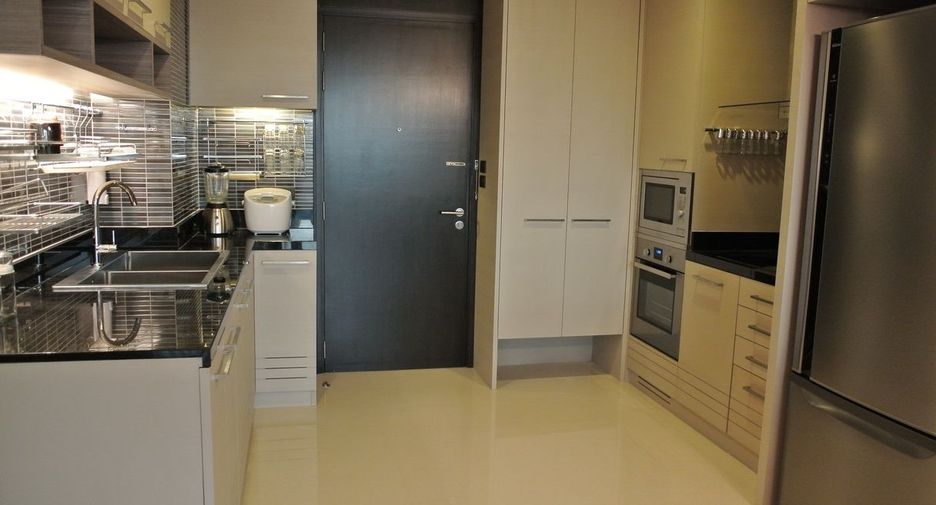 Condo en alquiler y en venta de 2 habitaciones en Khlong Toei, Bangkok