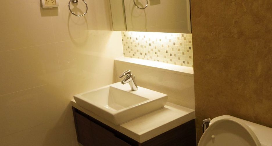 For rent 2 ベッドルーム condo in Khlong Toei, Bangkok