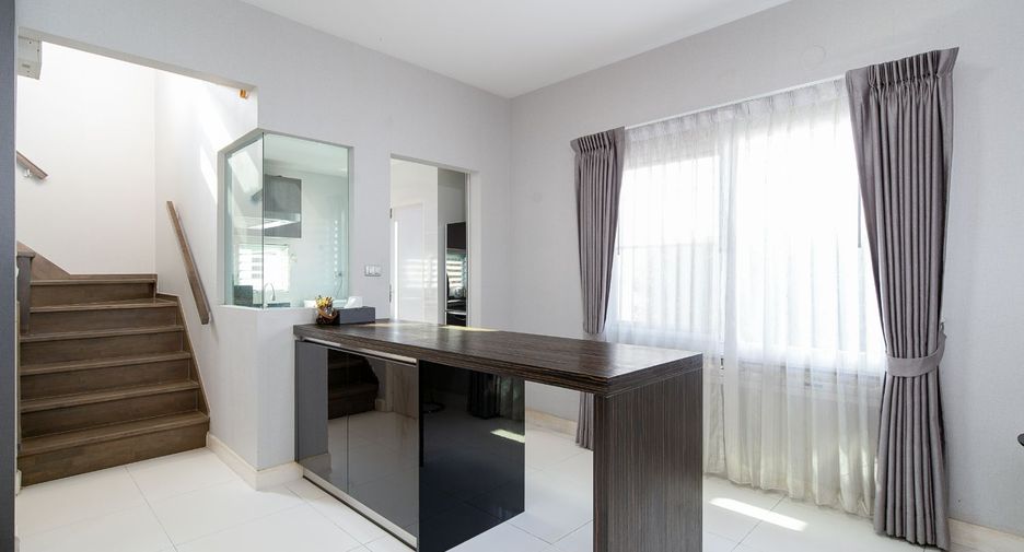 Haus zum Kauf mit 4 Zimmer in Bang Bon, Bangkok