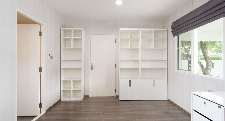 Haus zum Kauf mit 4 Zimmer in Bang Bon, Bangkok