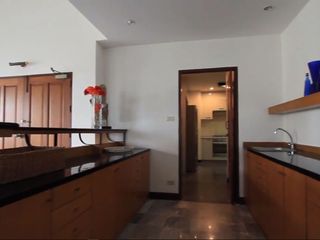 For rent 4 bed serviced apartment in Khlong Toei, Bangkok