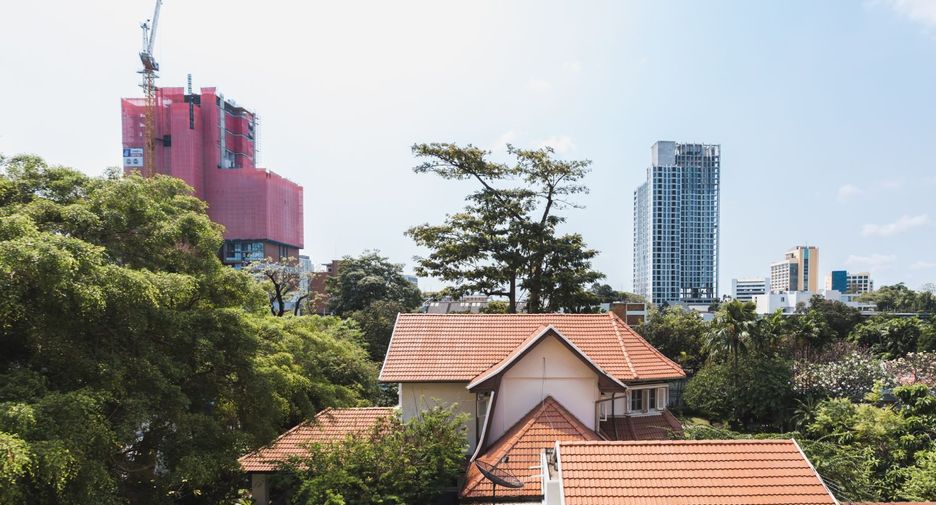 For rent 2 bedrooms condo in Khlong Toei, Bangkok