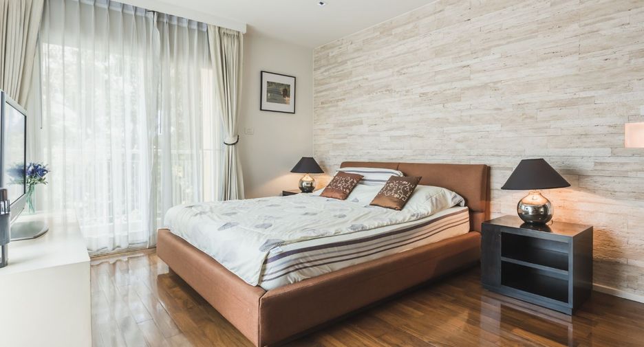For rent 2 bedrooms condo in Khlong Toei, Bangkok