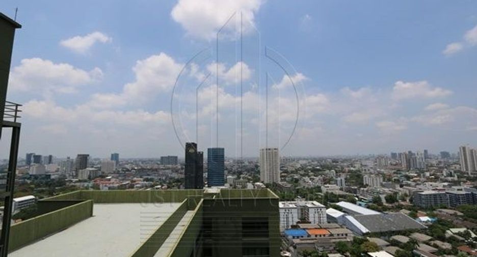 For sale 2 bedrooms condo in Watthana, Bangkok