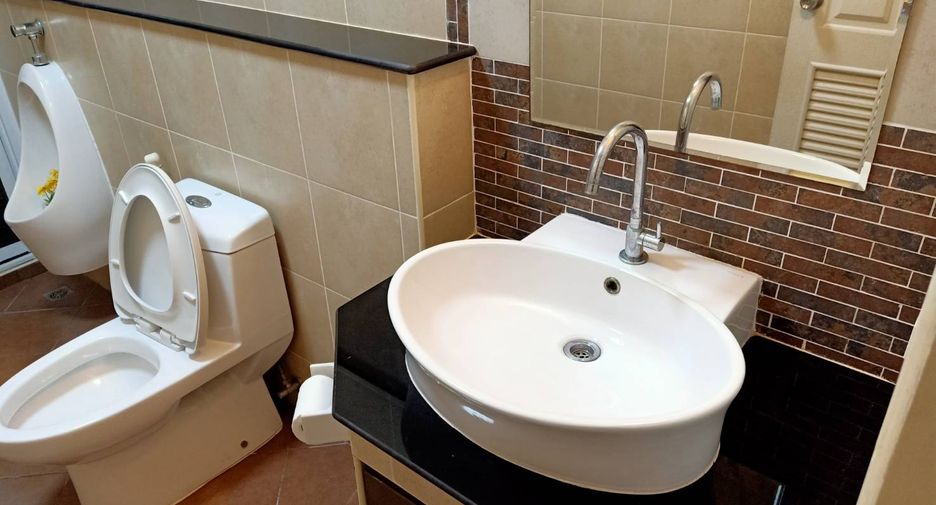 For sale 3 bedrooms house in Ban Bueng, Chonburi