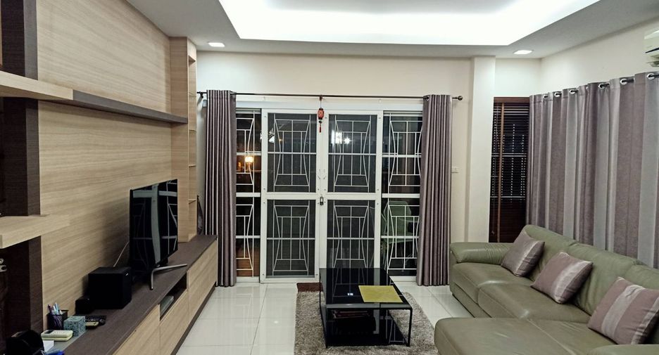 For sale 3 bedrooms house in Ban Bueng, Chonburi
