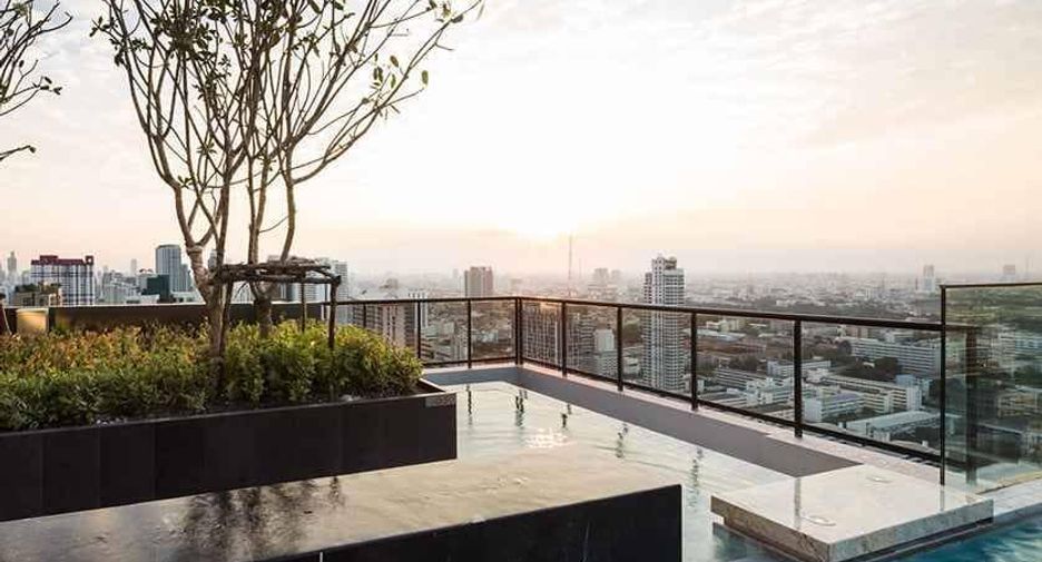 For sale 3 bedrooms condo in Ratchathewi, Bangkok