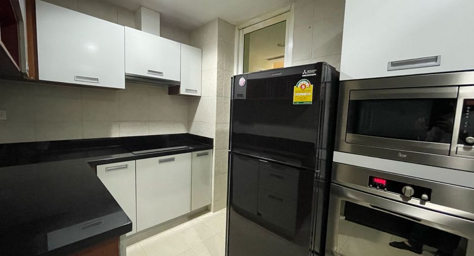 For sale 3 bedrooms condo in Khlong Toei, Bangkok