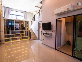 For sale 3 bed townhouse in Lat Phrao, Bangkok