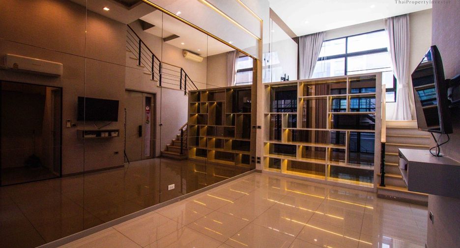 For sale 3 bedrooms townhouse in Lat Phrao, Bangkok