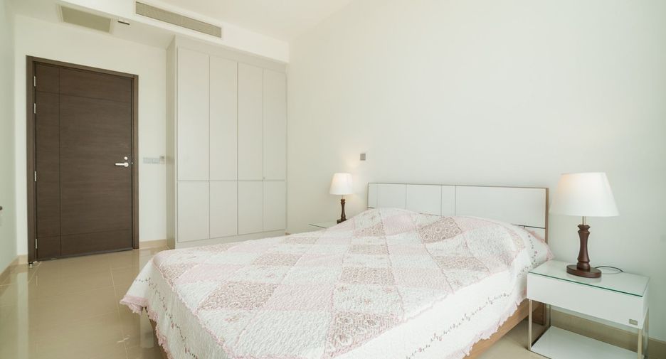 For rent 3 bedrooms condo in Watthana, Bangkok