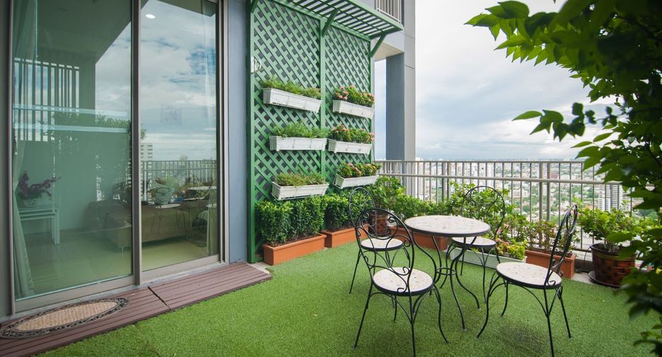 For rent 3 bedrooms condo in Watthana, Bangkok