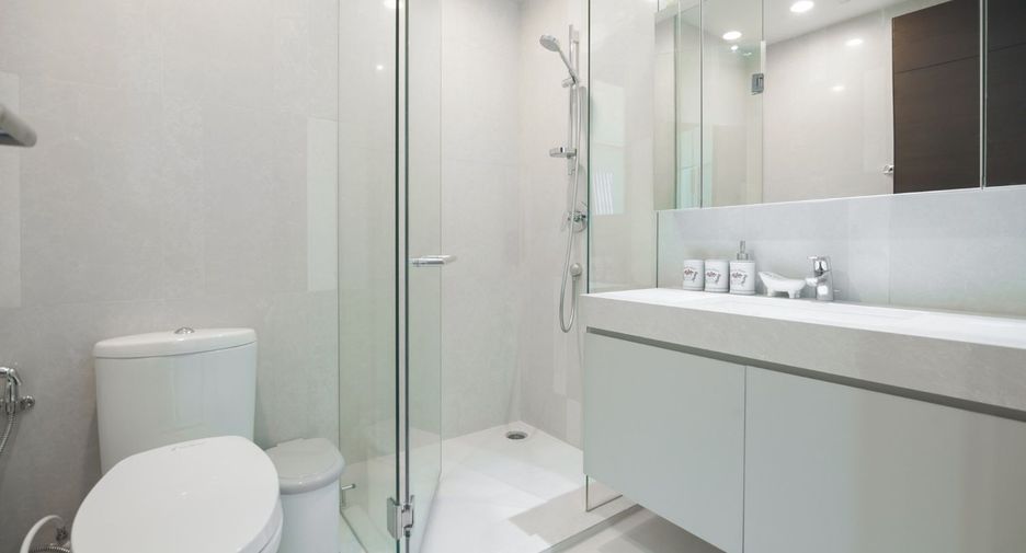 For rent 3 bedrooms condo in Watthana, Bangkok