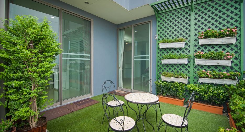 For rent 3 bedrooms condo in Watthana, Bangkok