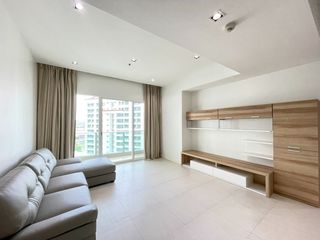 For rent 3 bedrooms apartment in Khlong Toei, Bangkok