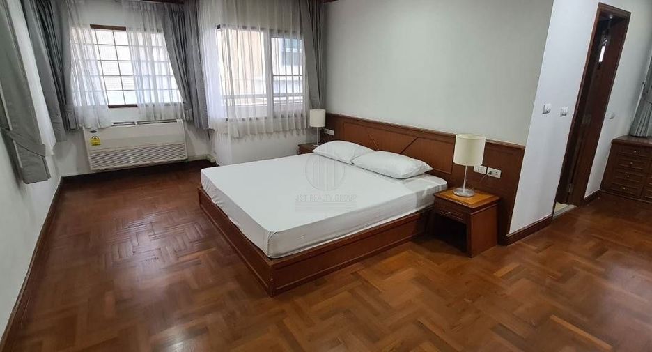 For rent 3 bedrooms condo in Watthana, Bangkok