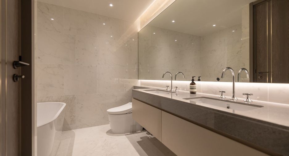 Condo en alquiler de 2 habitaciones en Pathum Wan, Bangkok