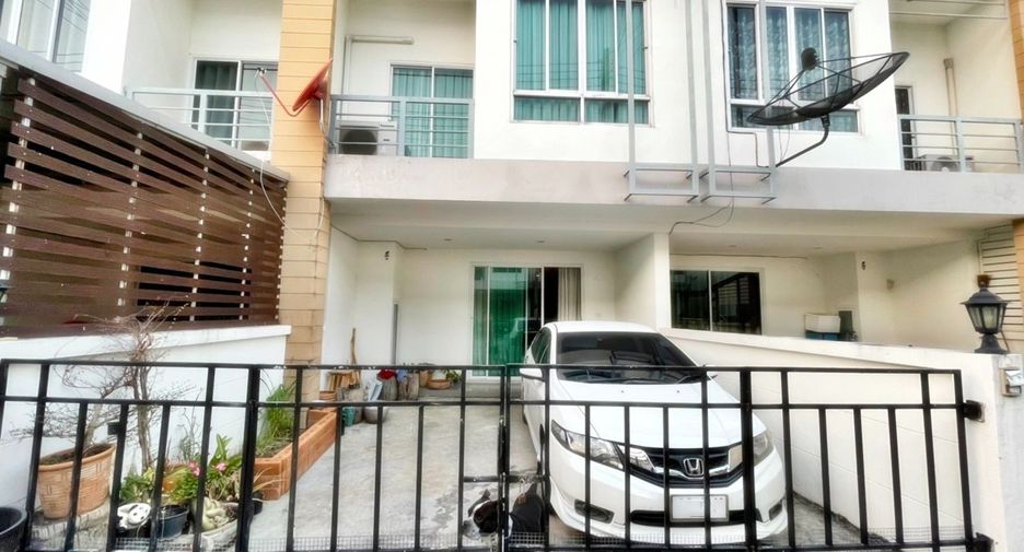 For sale 3 bed townhouse in Mueang Udon Thani, Udon Thani
