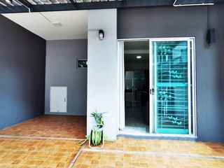 For sale 4 bedrooms townhouse in Lat Krabang, Bangkok