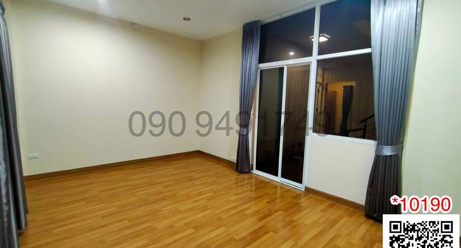 For sale 4 Beds townhouse in Min Buri, Bangkok