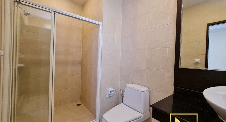 For rent 3 bed serviced apartment in Watthana, Bangkok