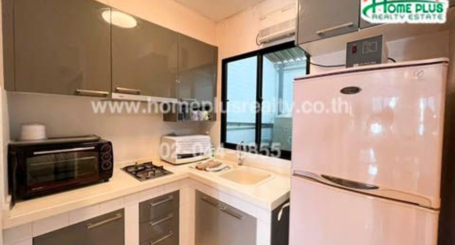 For sale 3 bedrooms townhouse in Bang Kapi, Bangkok