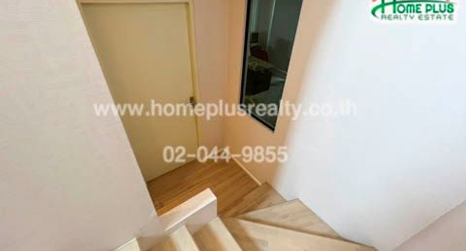 For sale 3 bedrooms townhouse in Bang Kapi, Bangkok