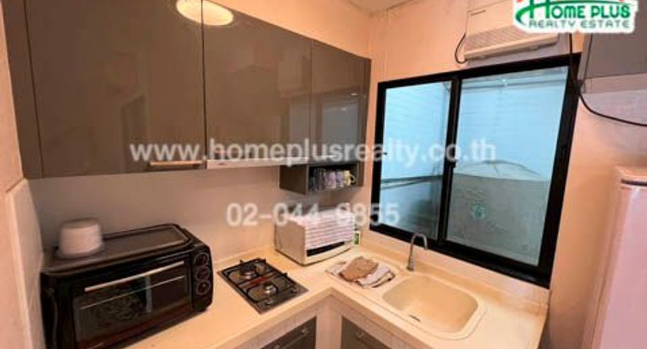 For sale 3 bedrooms townhouse in Bang Kapi, Bangkok