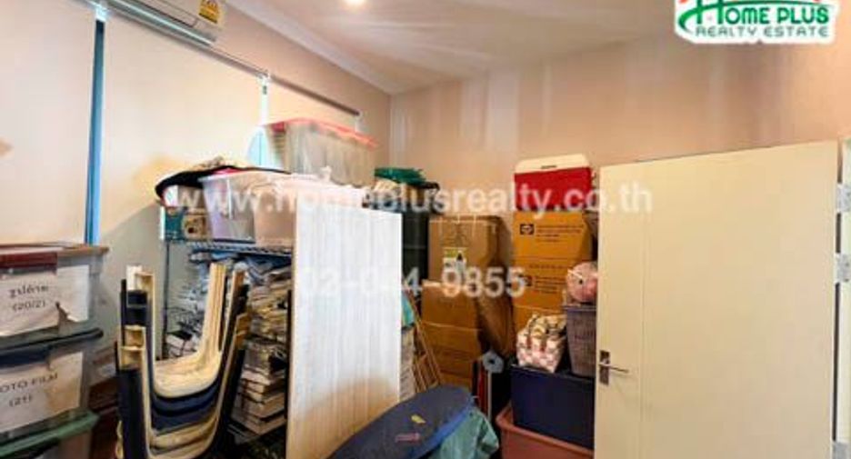 For sale 3 bedrooms townhouse in Bang Kapi, Bangkok