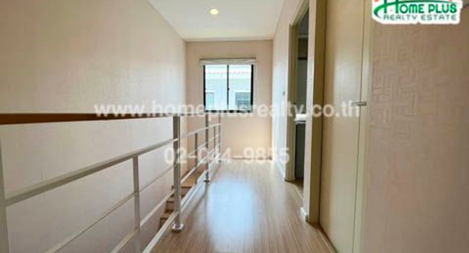 For sale 3 bedrooms townhouse in Bang Kapi, Bangkok