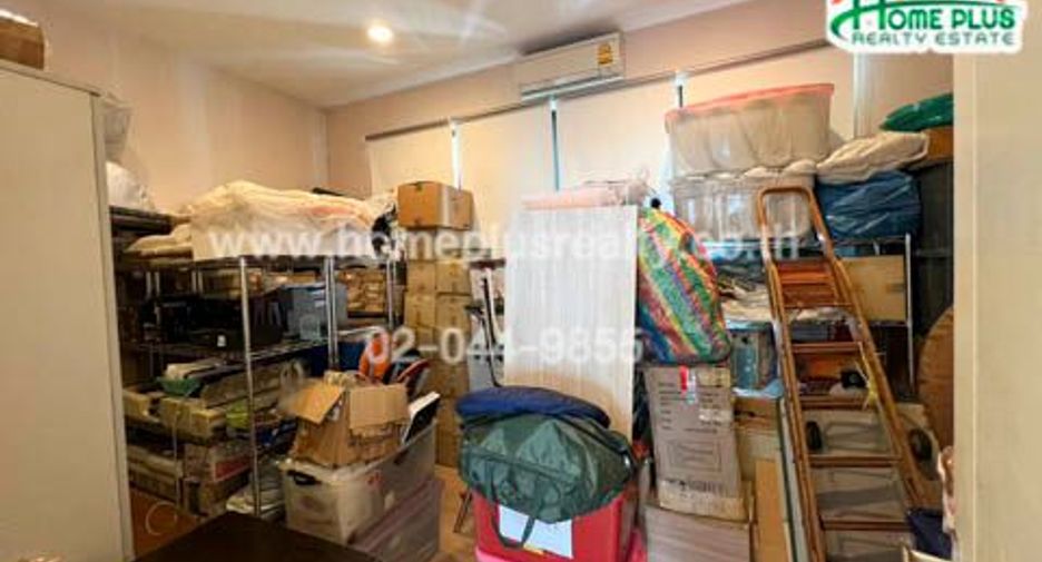 For sale 3 bedrooms townhouse in Bang Kapi, Bangkok