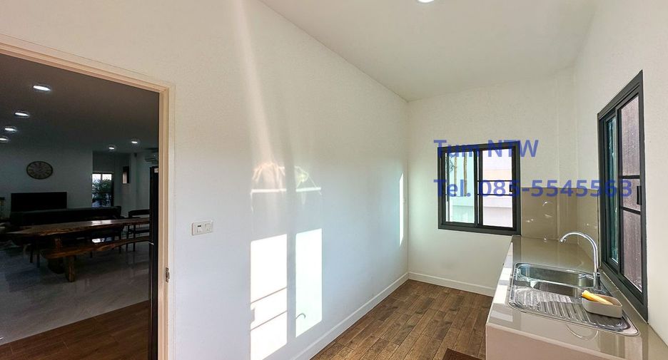For rent 4 bedrooms house in Mueang Chiang Mai, Chiang Mai