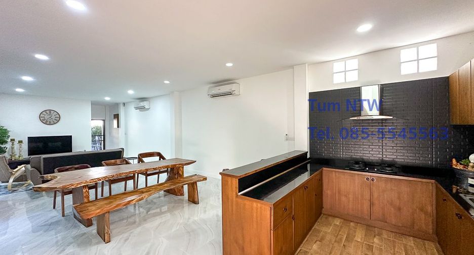 For rent 4 bedrooms house in Mueang Chiang Mai, Chiang Mai