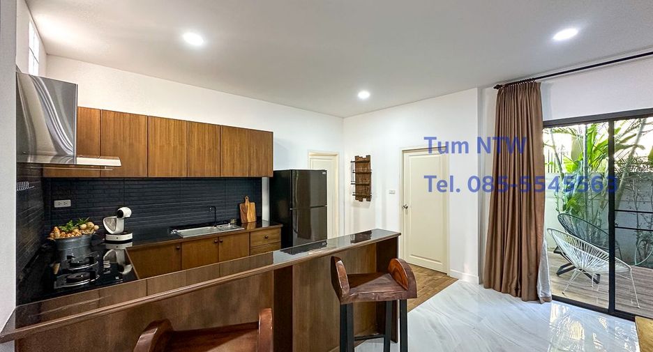 For rent 4 bedrooms house in Mueang Chiang Mai, Chiang Mai