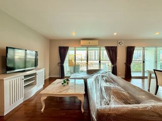 For rent 2 bedrooms apartment in Watthana, Bangkok
