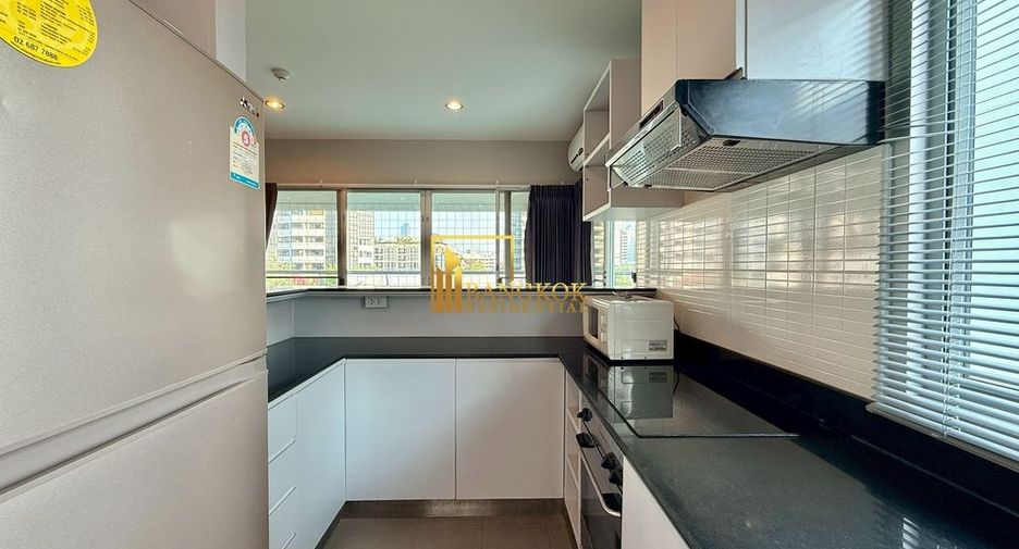 For rent 2 bedrooms apartment in Watthana, Bangkok