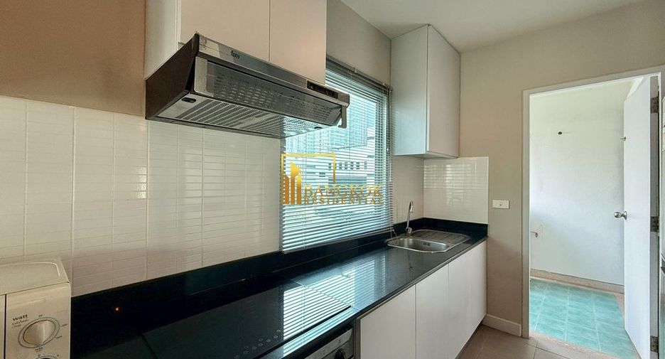 For rent 2 bedrooms apartment in Watthana, Bangkok