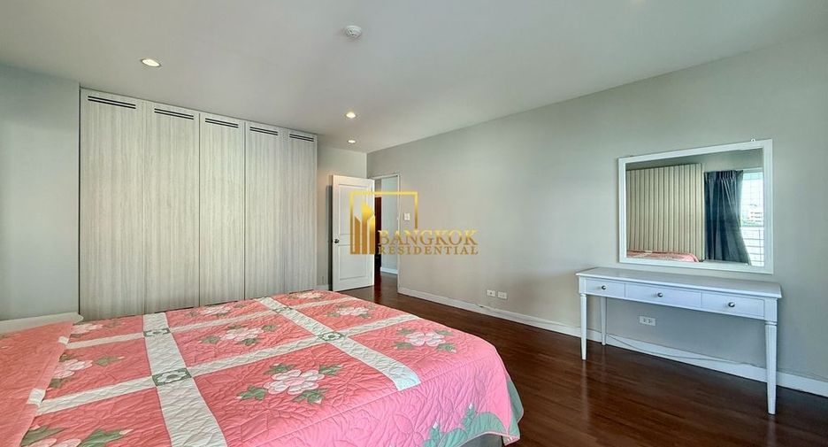 For rent 2 bedrooms apartment in Watthana, Bangkok