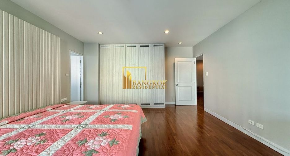 For rent 2 bedrooms apartment in Watthana, Bangkok