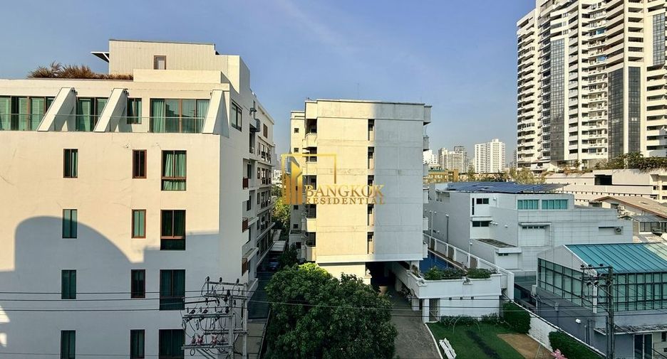For rent 2 bedrooms apartment in Watthana, Bangkok