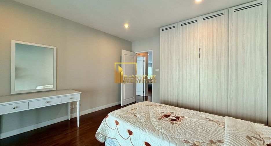 For rent 2 bedrooms apartment in Watthana, Bangkok