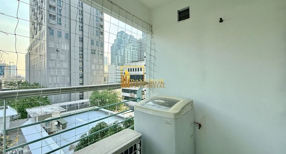 For rent 2 bedrooms apartment in Watthana, Bangkok