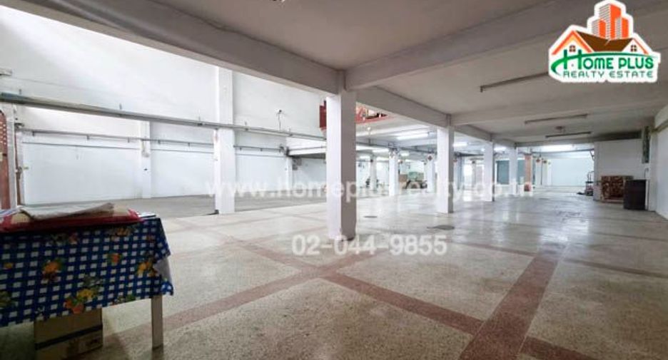 For sale 8 Beds retail Space in Phasi Charoen, Bangkok